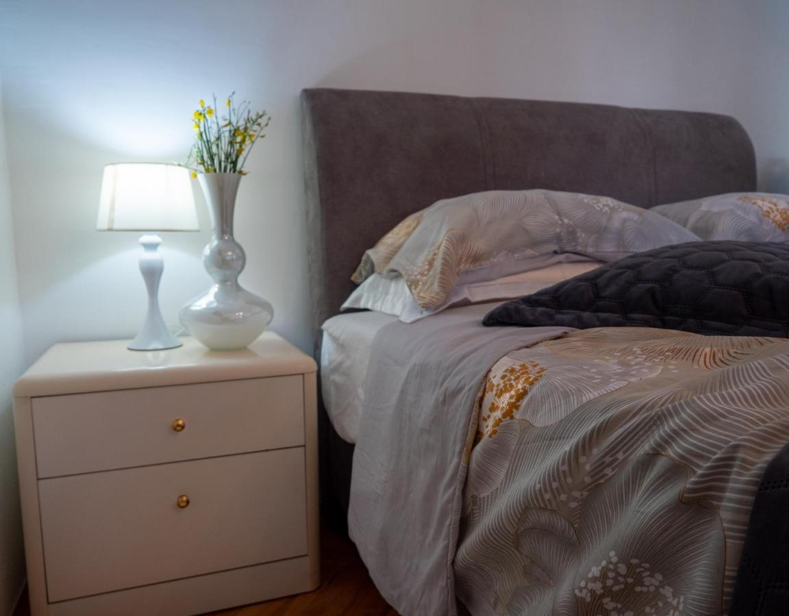 Art Apartment Sole Пула Екстериор снимка