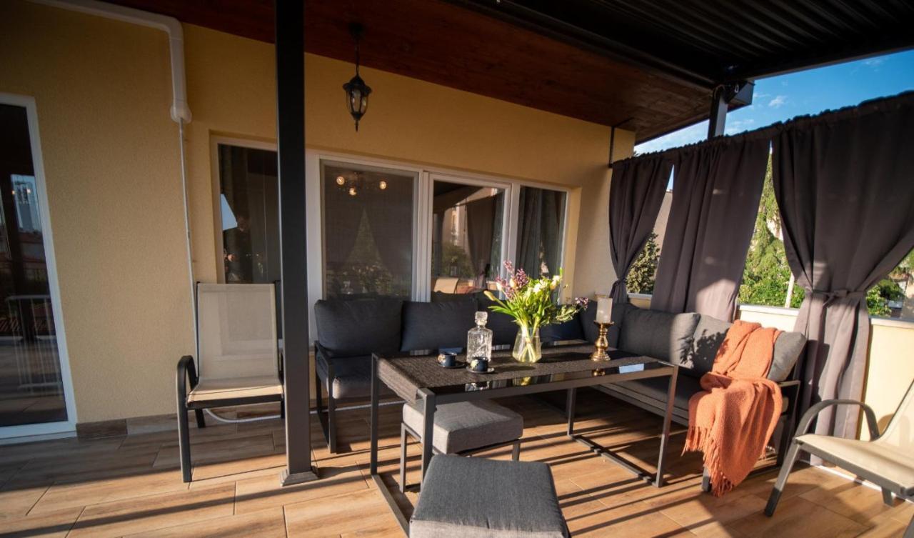 Art Apartment Sole Пула Екстериор снимка