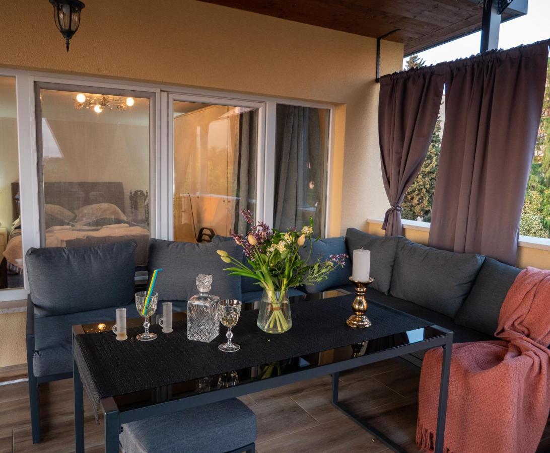 Art Apartment Sole Пула Екстериор снимка