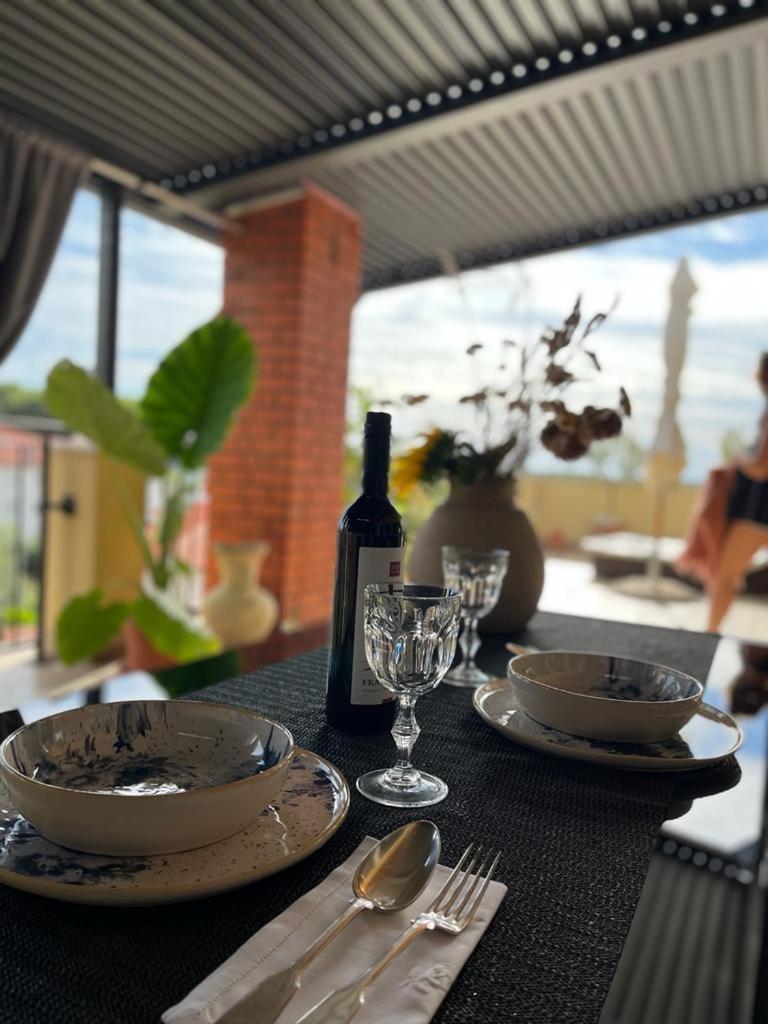 Art Apartment Sole Пула Екстериор снимка